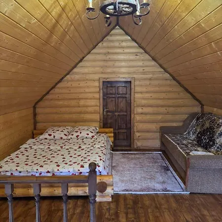 лісовий Apartment *