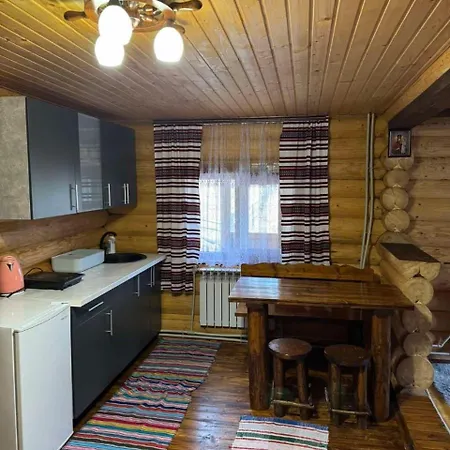 лісовий Apartment *